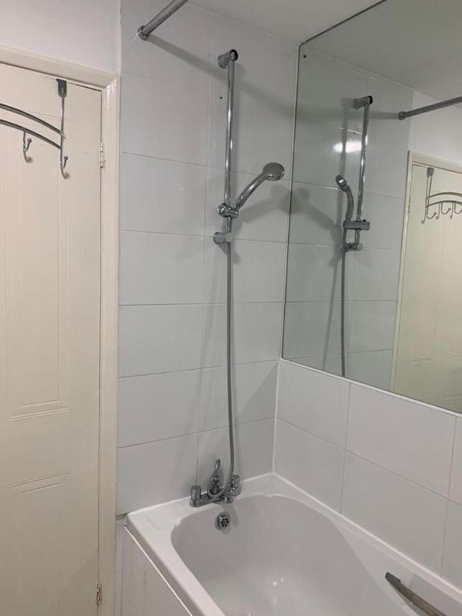 Charming 2-Bed House In London Villa Екстериор снимка