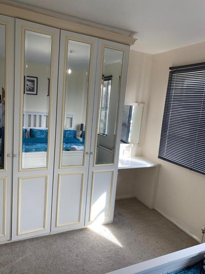 Charming 2-Bed House In London Villa Екстериор снимка