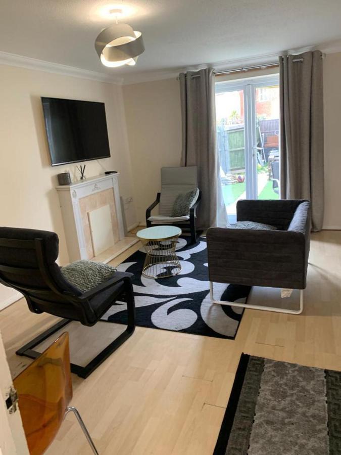 Charming 2-Bed House In London Villa Екстериор снимка